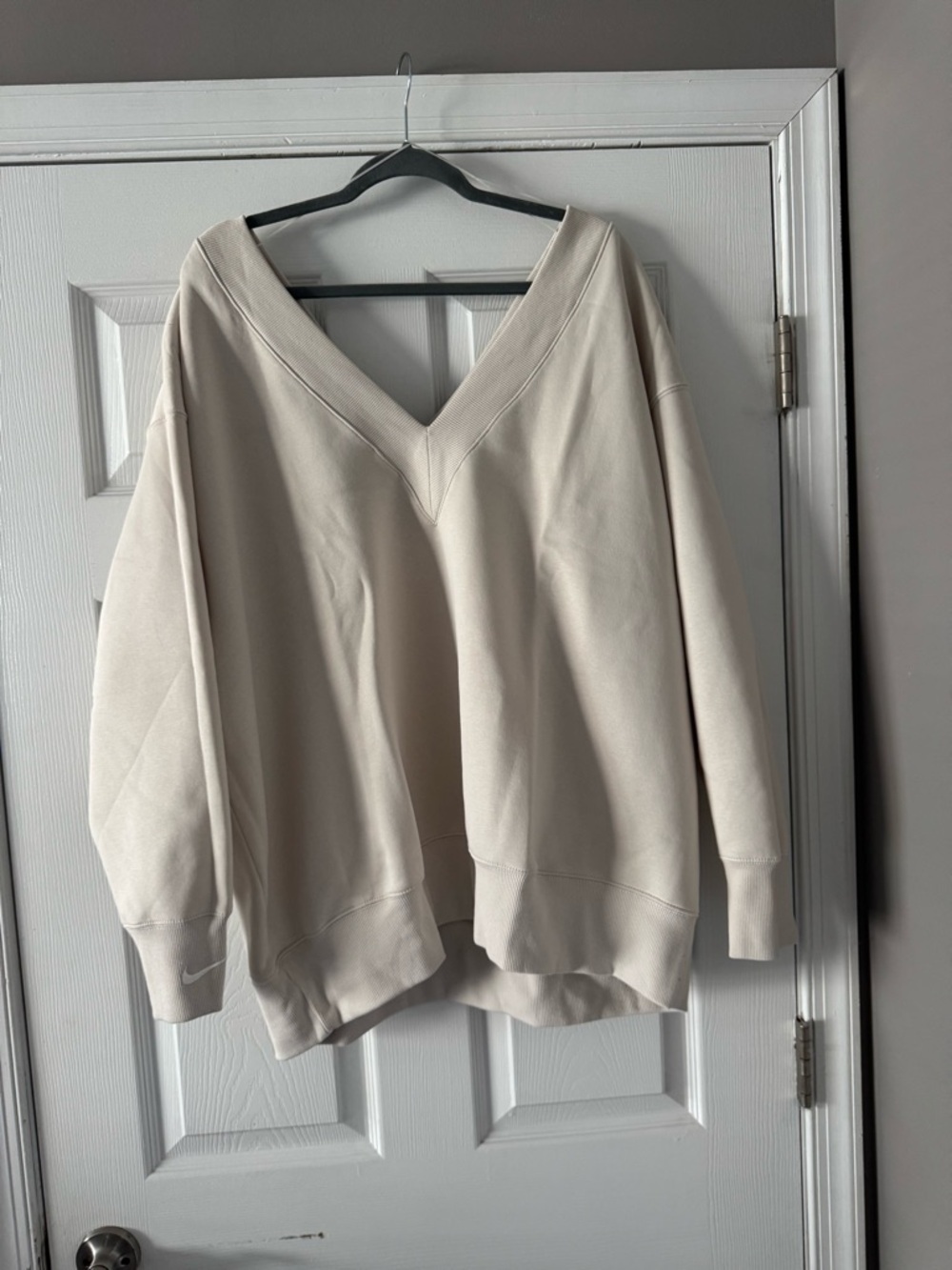 Nike Women's V-Neck Oversized Top in Cream - Picture 5 of 9
